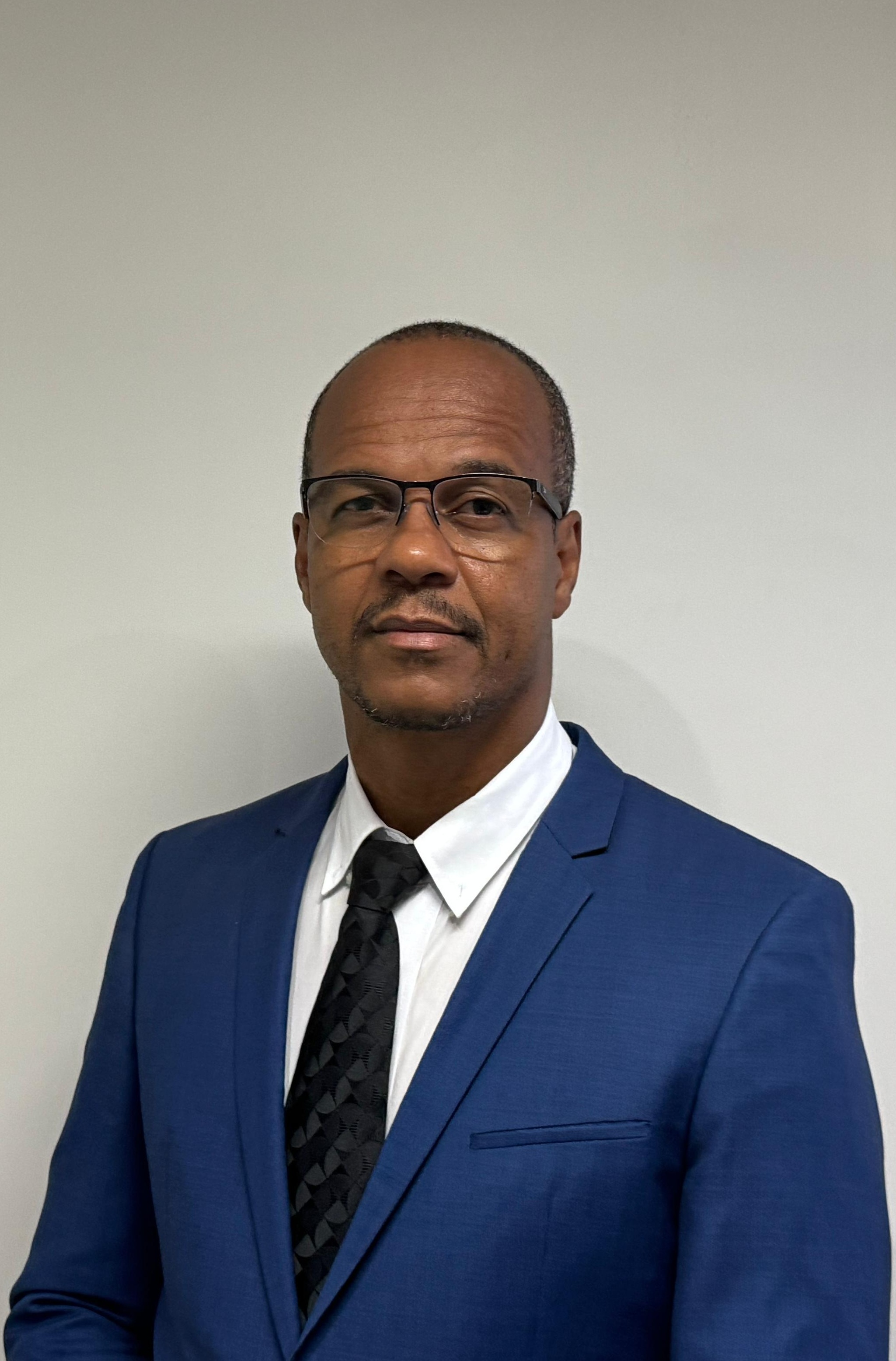 Dr. Robson Santos
